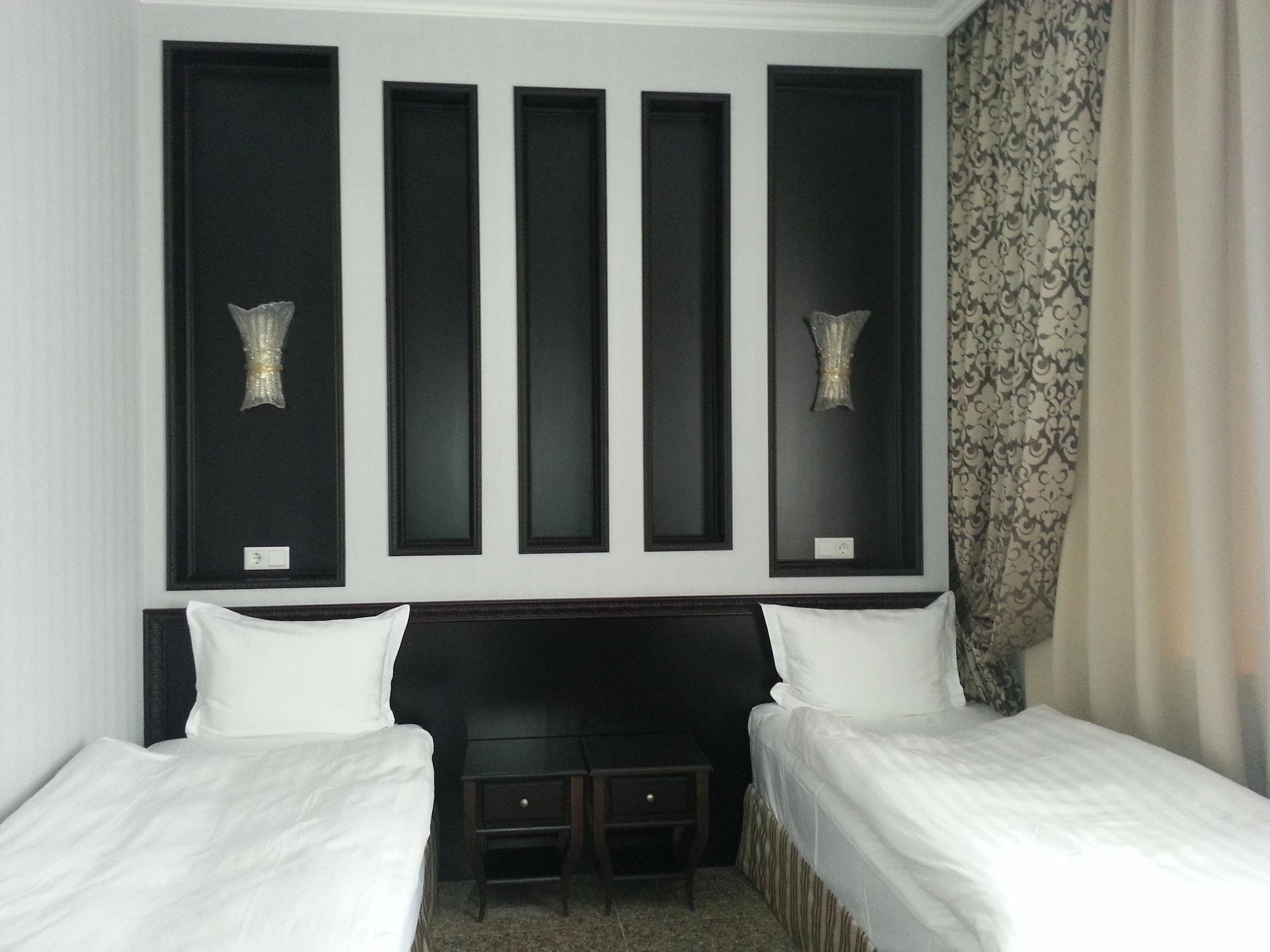 Royal Petrol Hotel Taldykorgan Εξωτερικό φωτογραφία