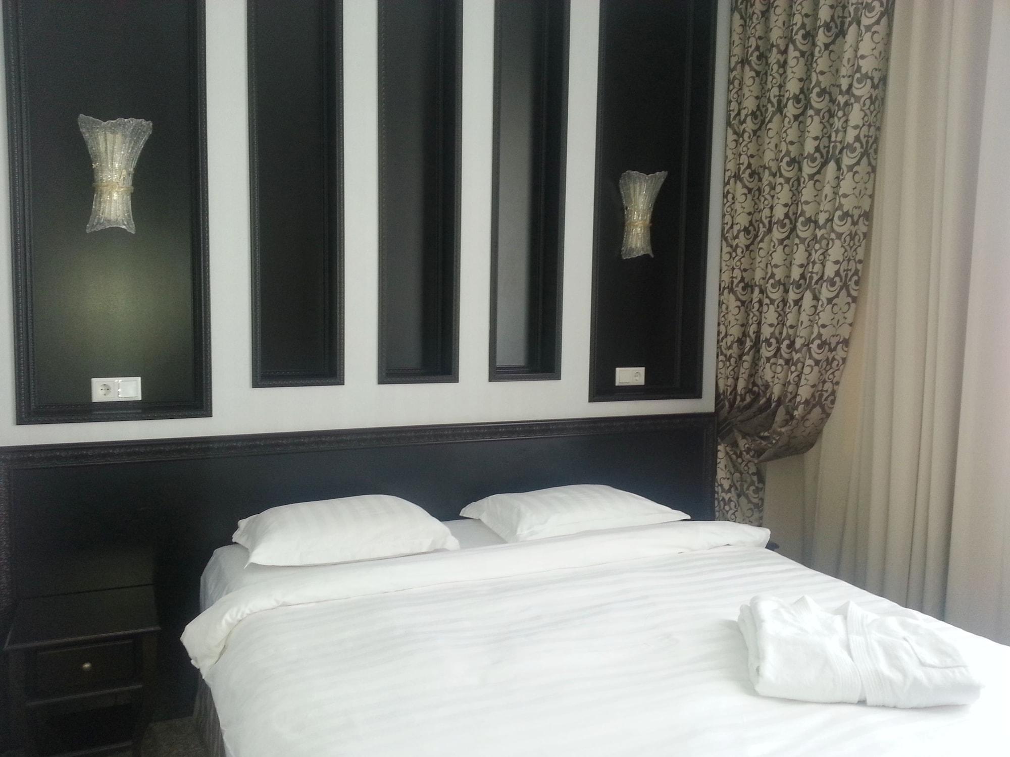 Royal Petrol Hotel Taldykorgan Εξωτερικό φωτογραφία
