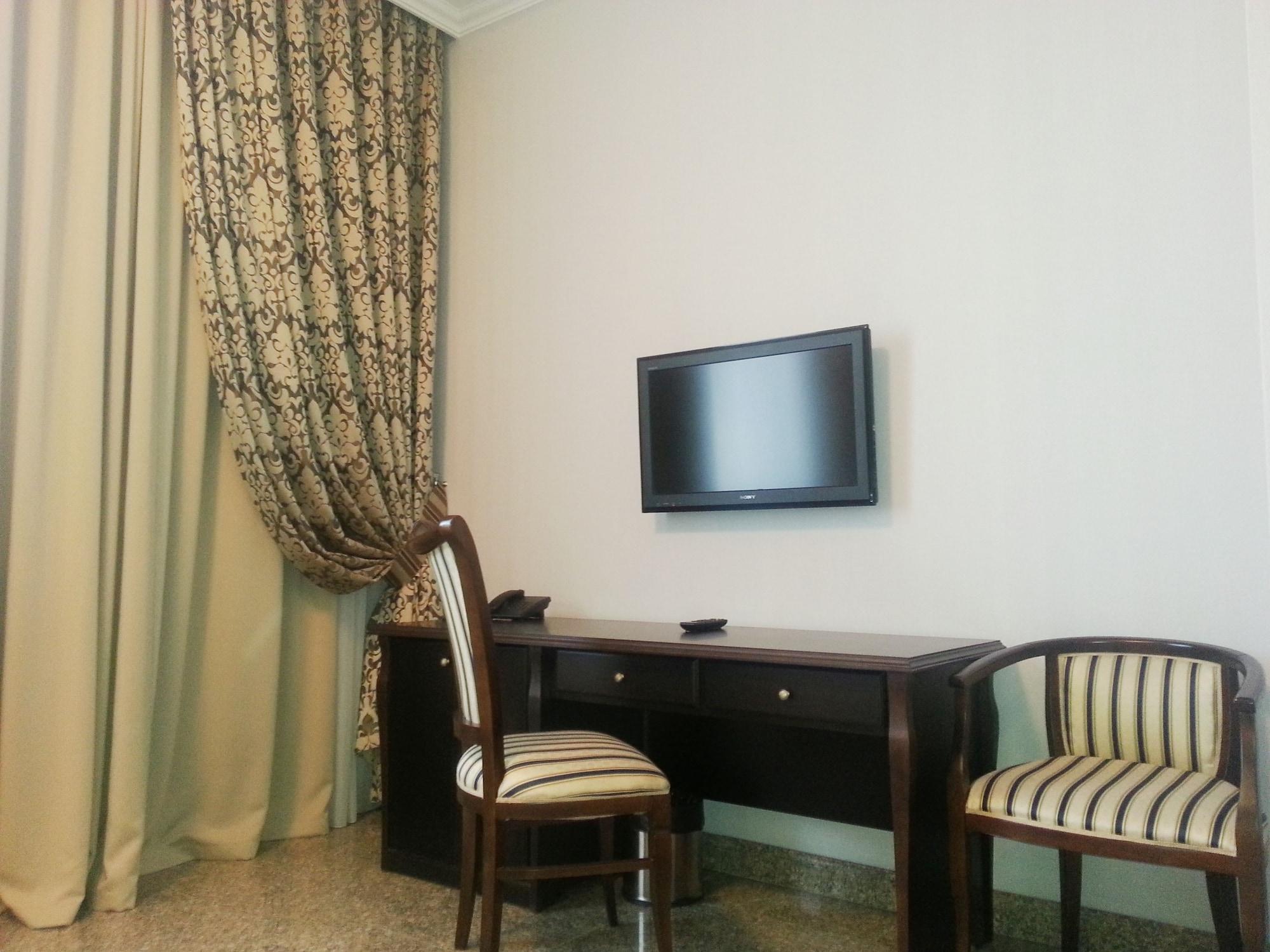 Royal Petrol Hotel Taldykorgan Εξωτερικό φωτογραφία