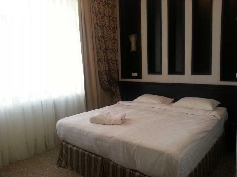 Royal Petrol Hotel Taldykorgan Δωμάτιο φωτογραφία